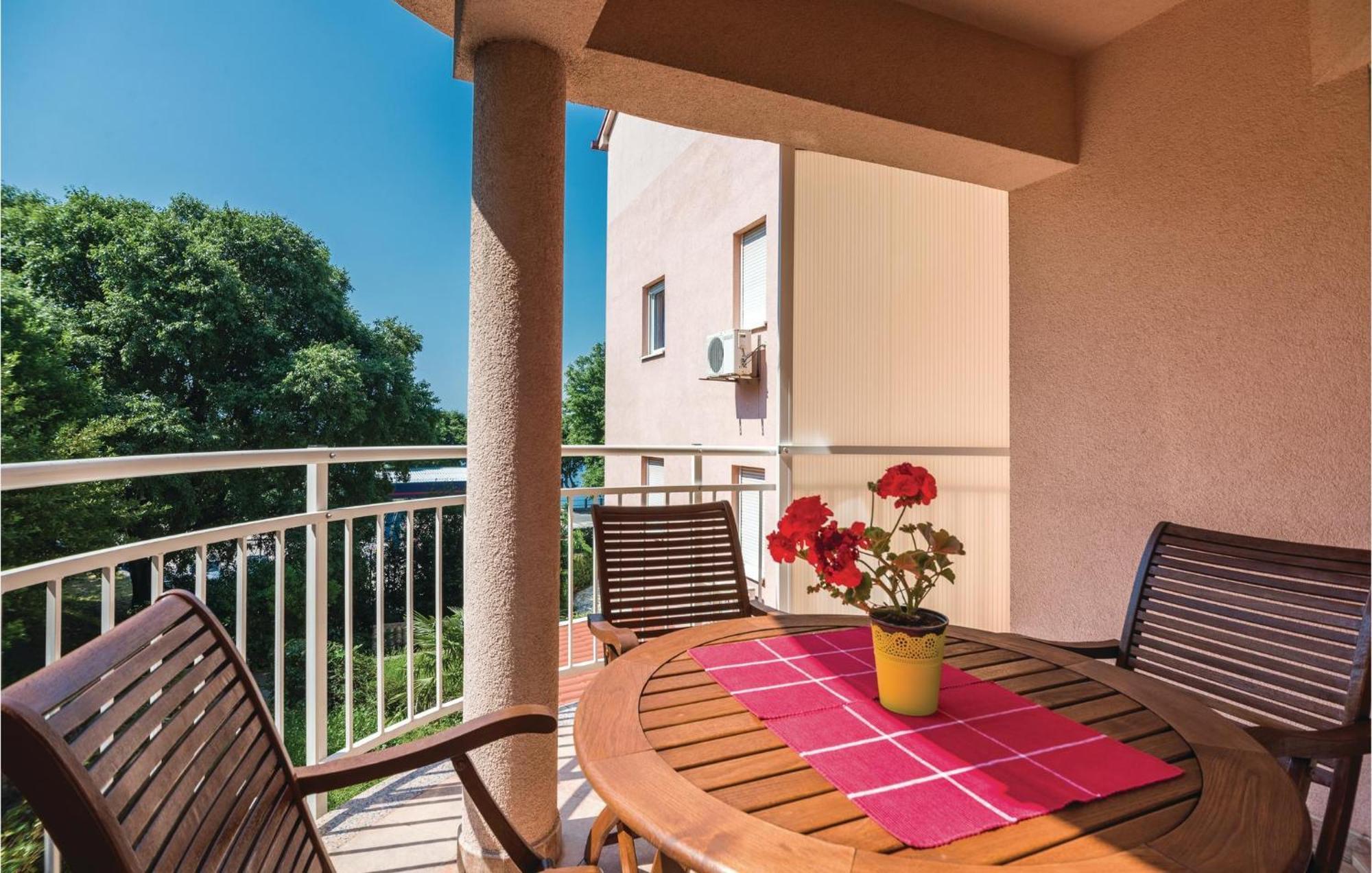 Awesome apartment in Rijeka with 2 Bedrooms&WiFi Buitenkant foto