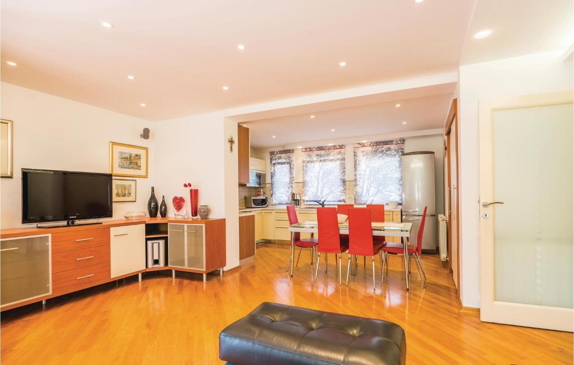 Awesome apartment in Rijeka with 2 Bedrooms&WiFi Buitenkant foto